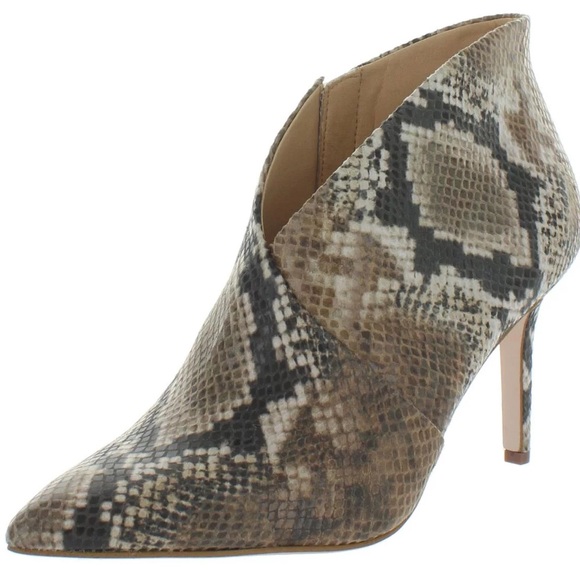 NWT Jessica Simpson Women's Layra Deep V Heeled Ankle Bootie 6.5 Snake Print - Picture 1 of 9